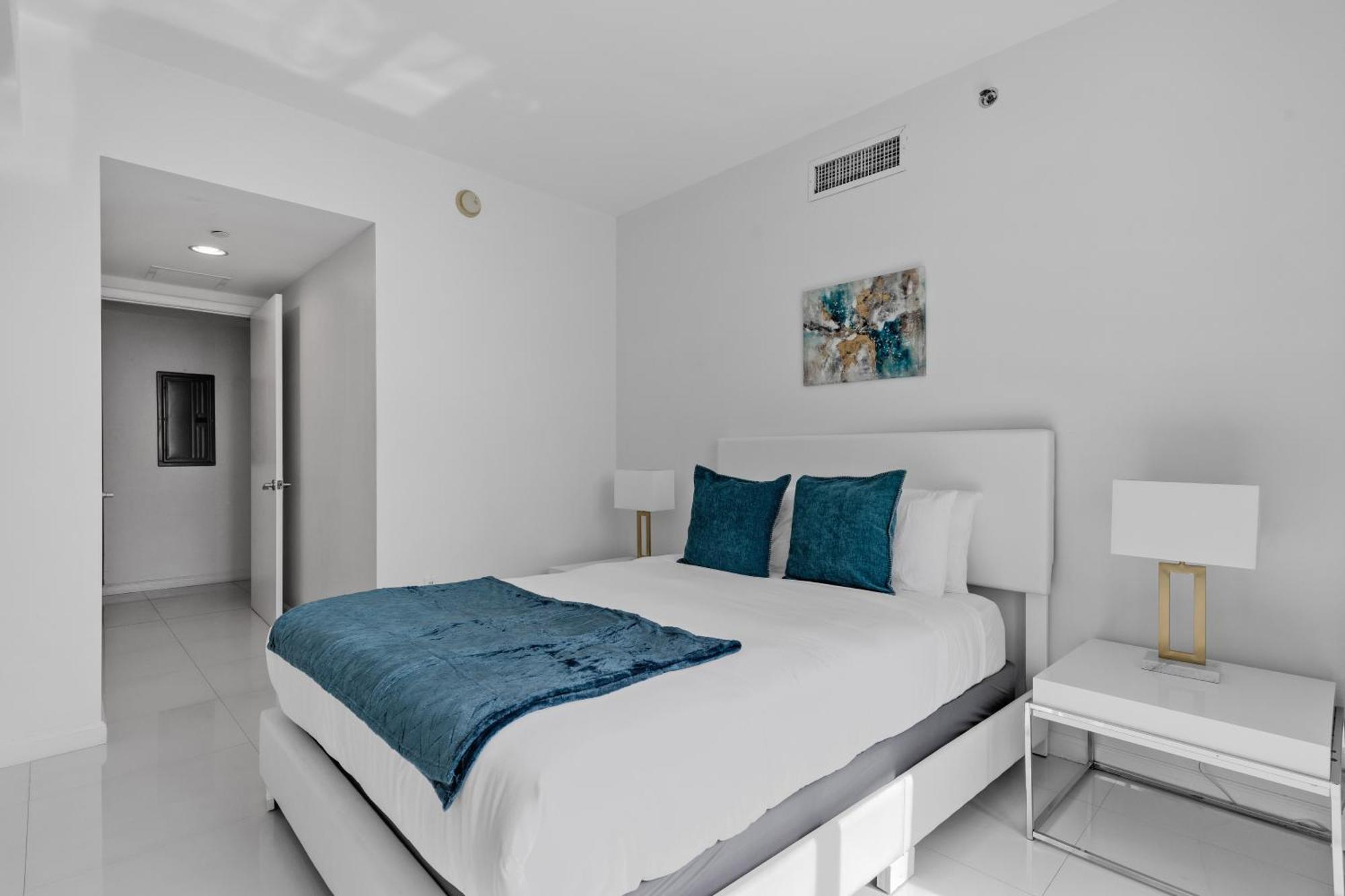 Large In W With Bay Views Apartamento Miami