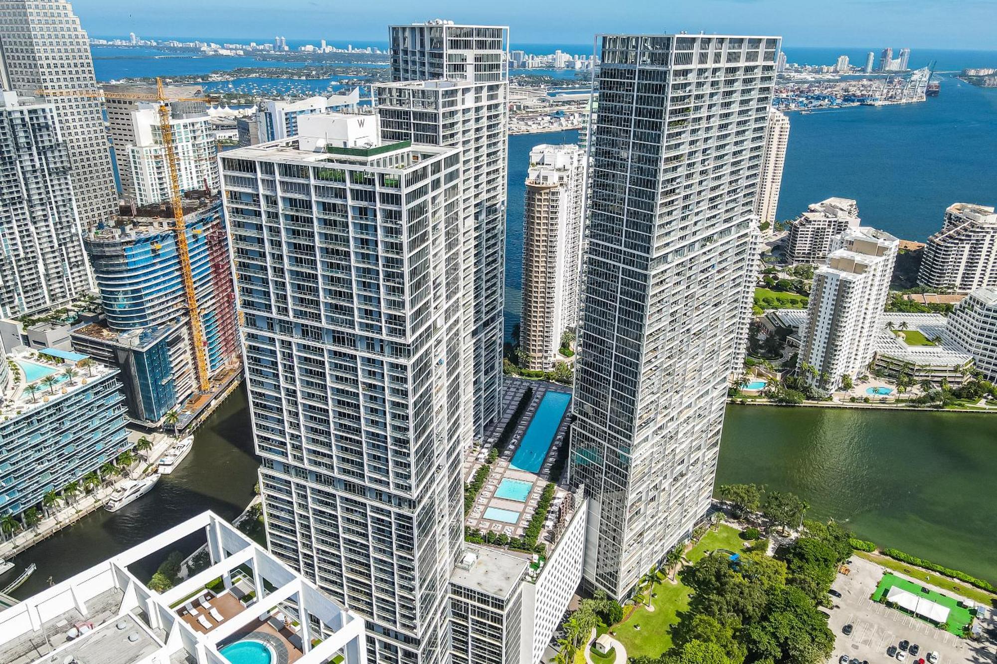 Large In W With Bay Views Apartamento *