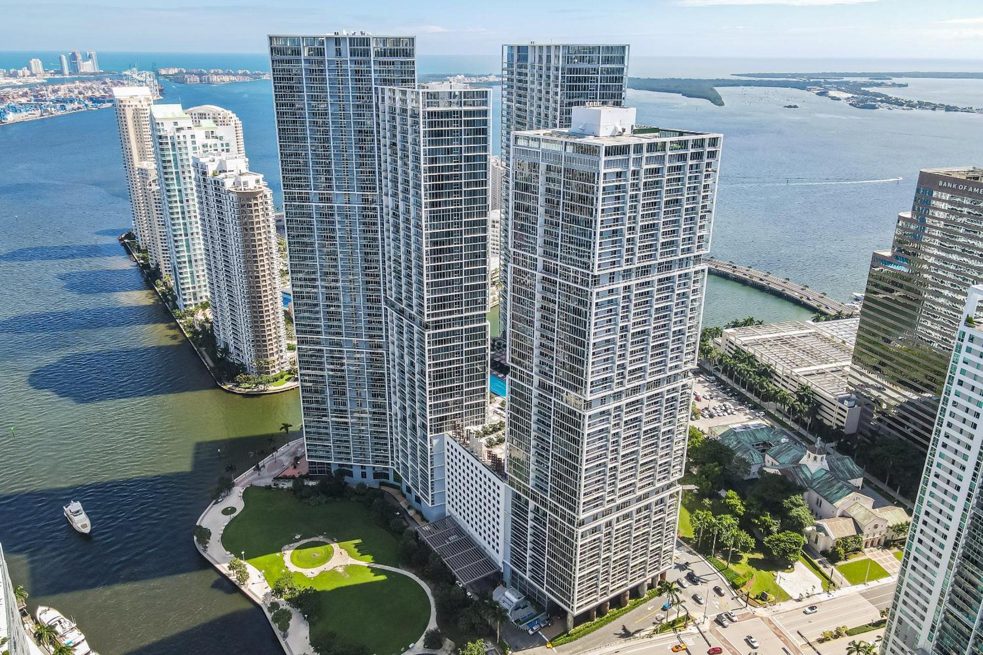 Large In W With Bay Views Apartamento *