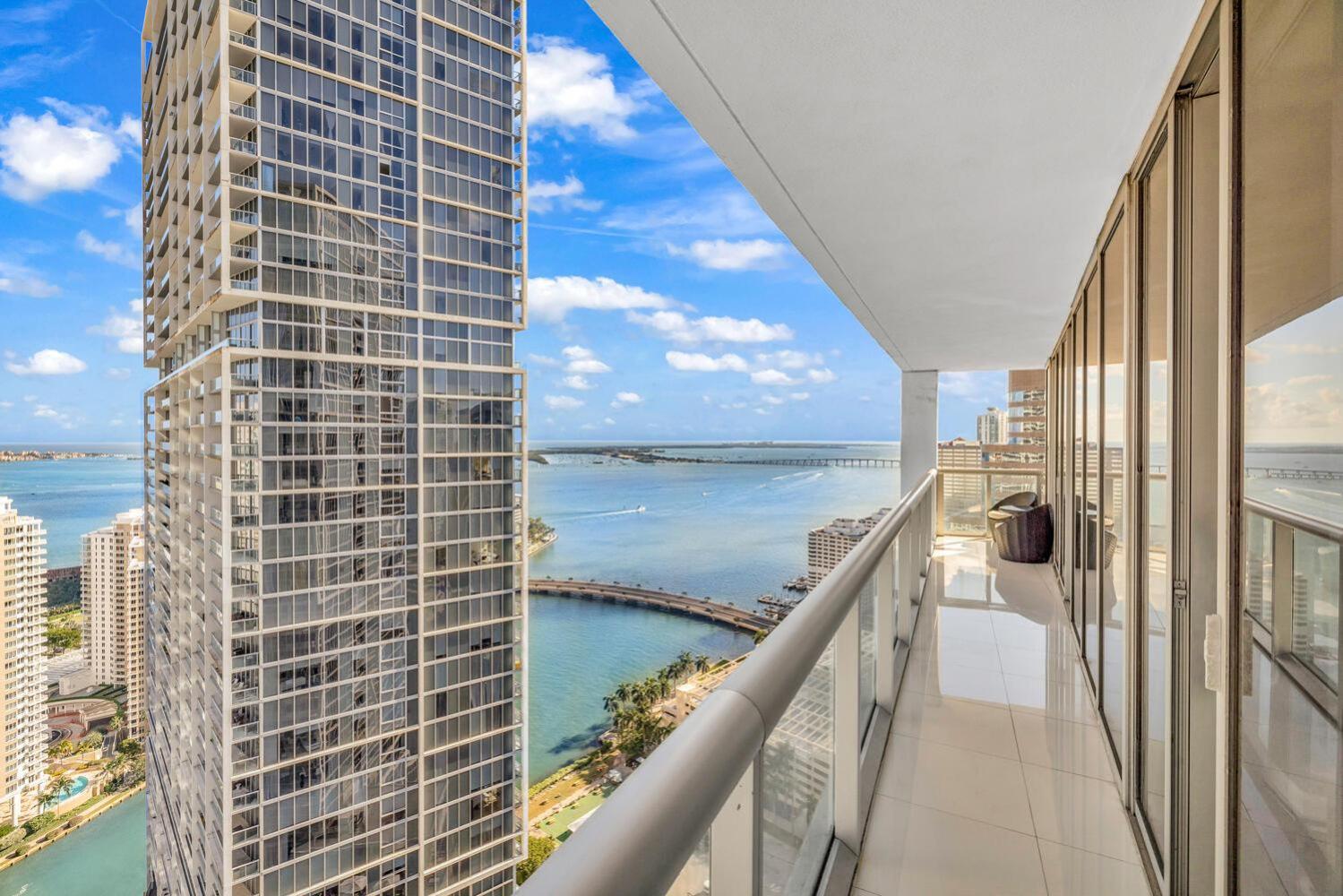 Large In W With Bay Views Apartamento *