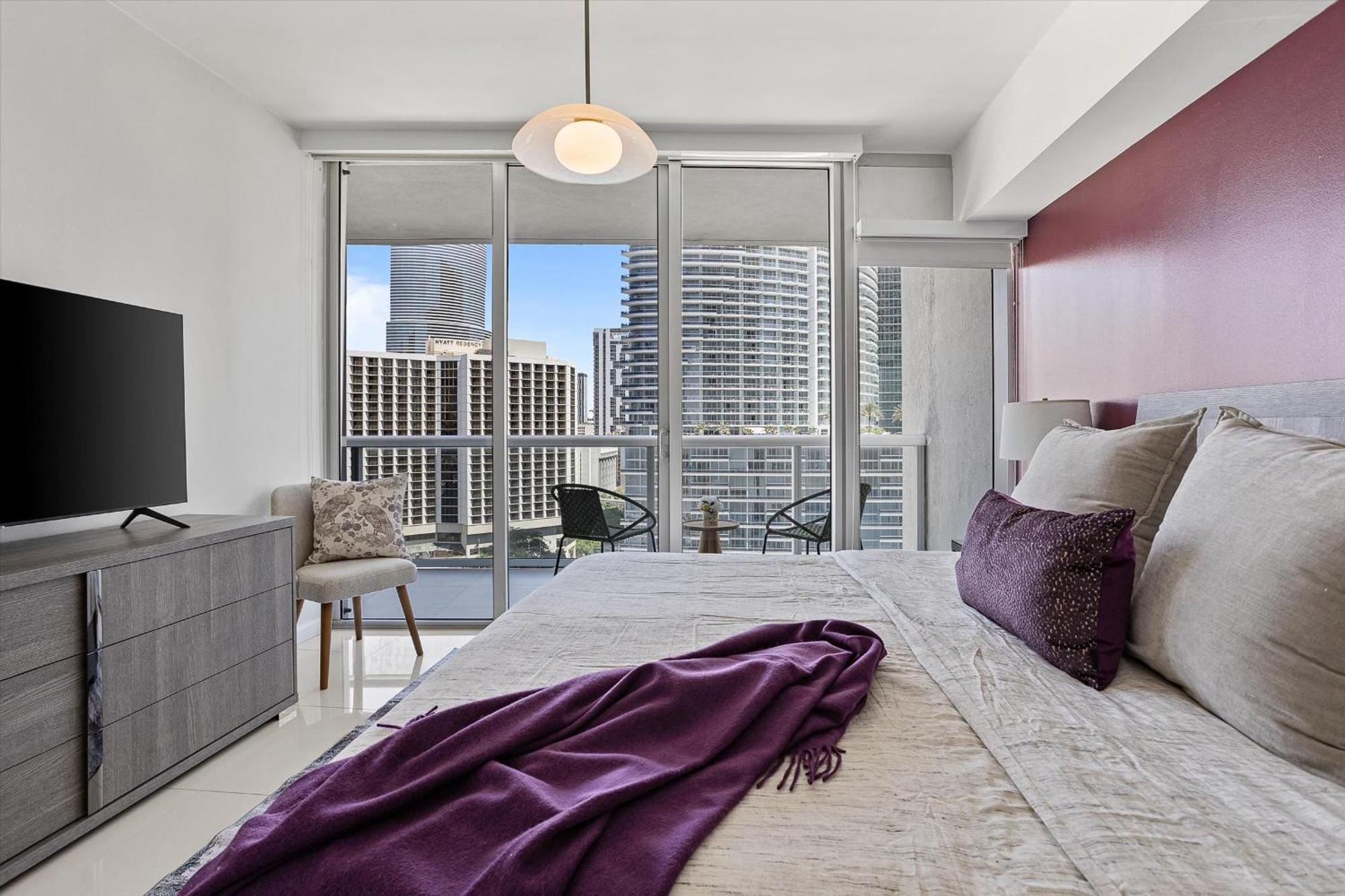 Large In W With Bay Views Apartment Miami